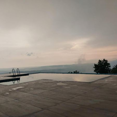 Whiteflower Mountain Resort Perintalmanna Exterior foto
